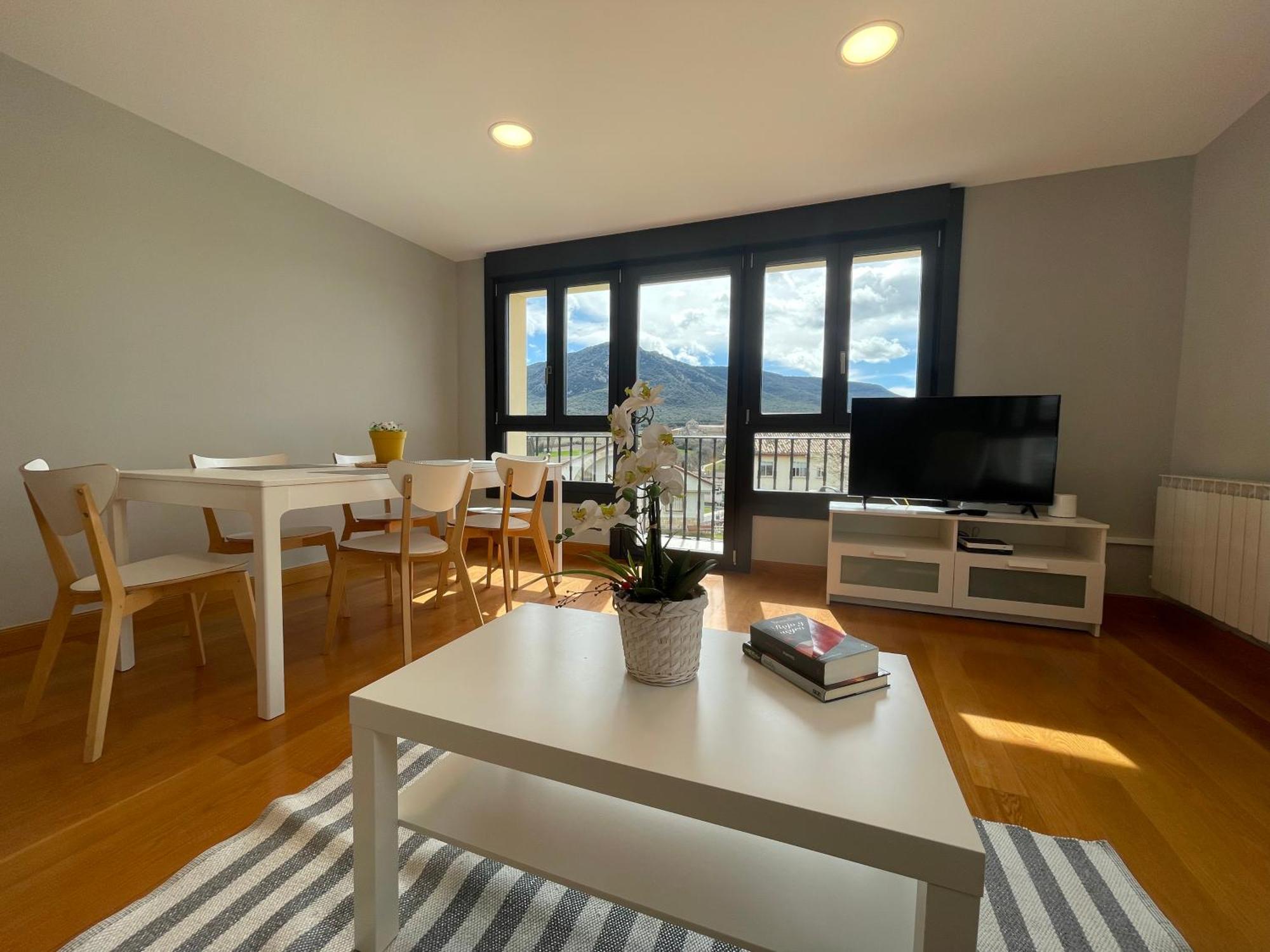 Ayegui Apartamentos Montejurra מראה חיצוני תמונה