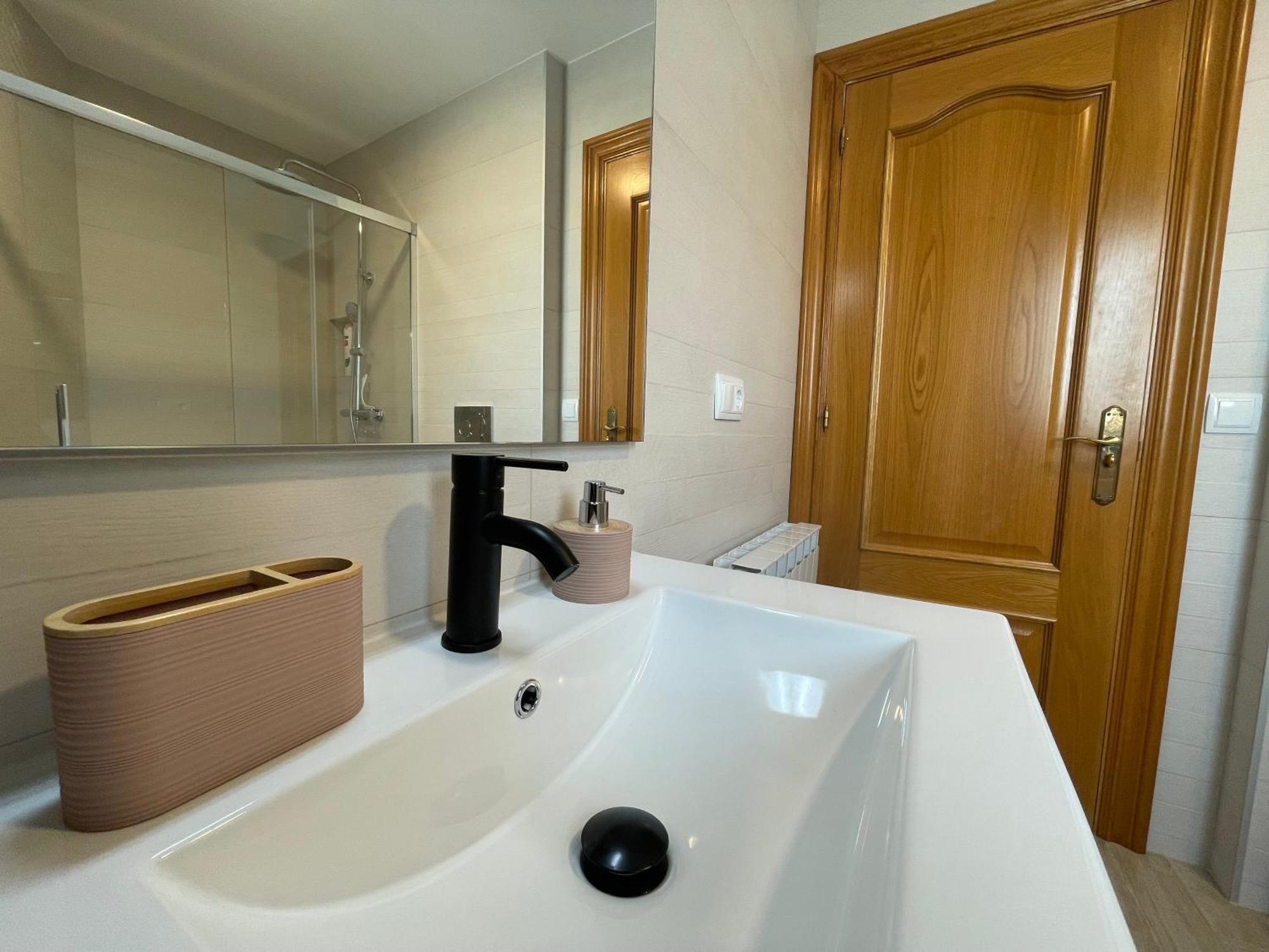 Ayegui Apartamentos Montejurra מראה חיצוני תמונה