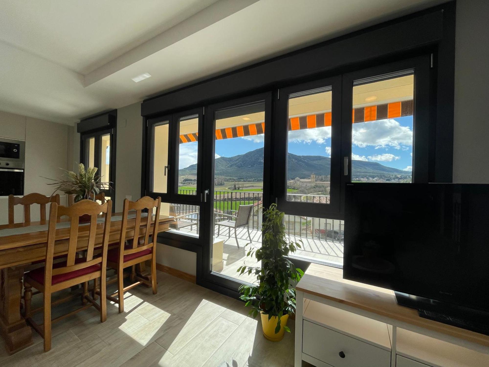 Ayegui Apartamentos Montejurra מראה חיצוני תמונה