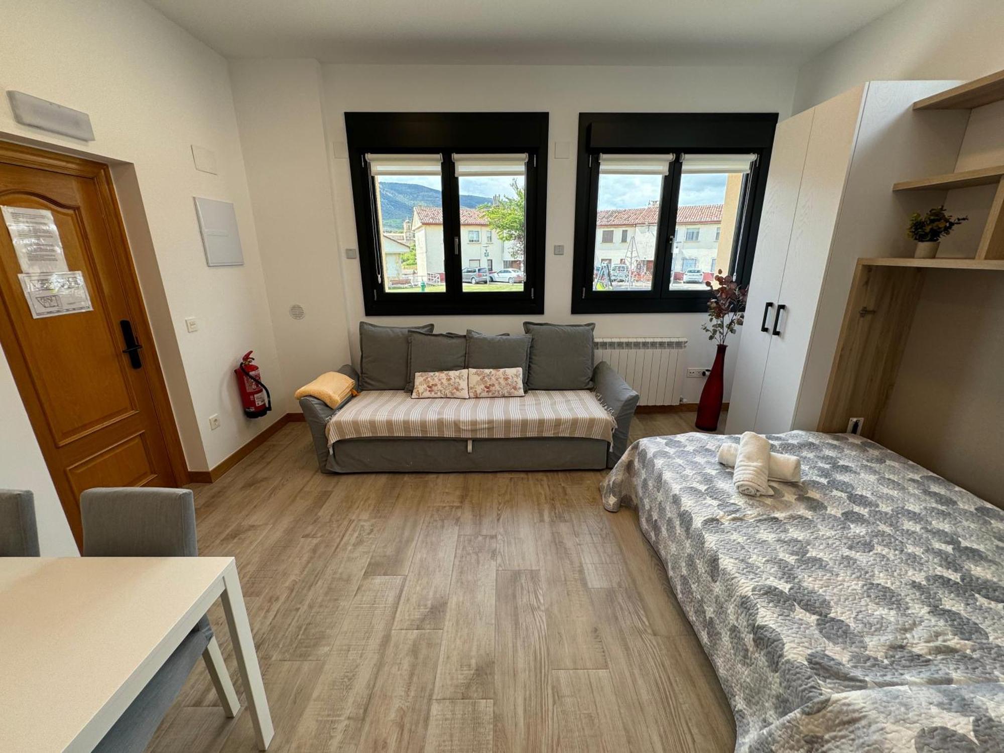 Ayegui Apartamentos Montejurra מראה חיצוני תמונה